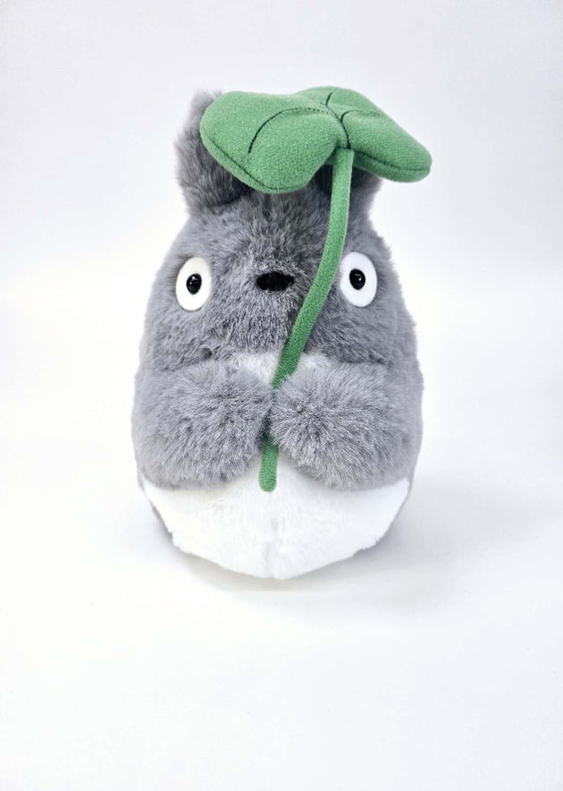 Studio Ghibli Plush: My Neighbor Totoro - Nakayoshi Big Totoro with leaf [Sun Arrow]