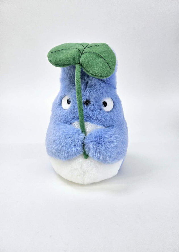 Studio Ghibli Plush: My Neighbor Totoro - Nakayoshi Medium Totoro with leaf [Sun Arrow]