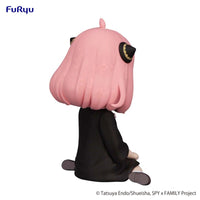 Spy x FAMILY: Noodle Stopper Figure -Anya Forger Sitting on the Floor- (FURYU Corporation)