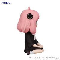 Spy x FAMILY: Noodle Stopper Figure -Anya Forger Sitting on the Floor- (FURYU Corporation)