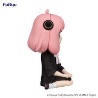 Spy x FAMILY: Noodle Stopper Figure -Anya Forger Sitting on the Floor Smile ver.- (FURYU Corporation)